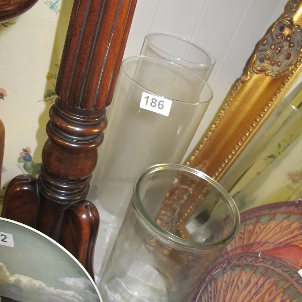 Lot 186: Item 186
