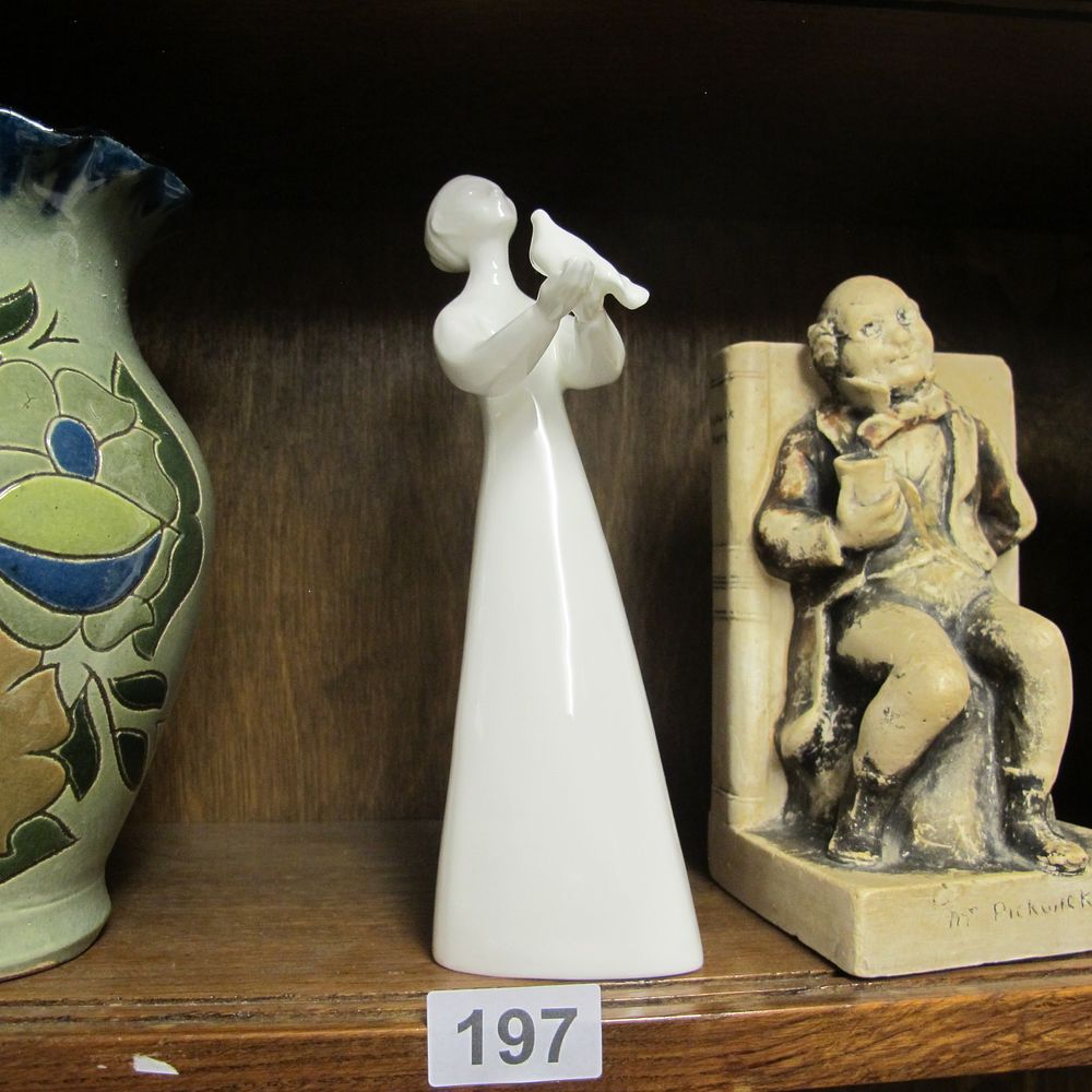 Lot 197: Item 197