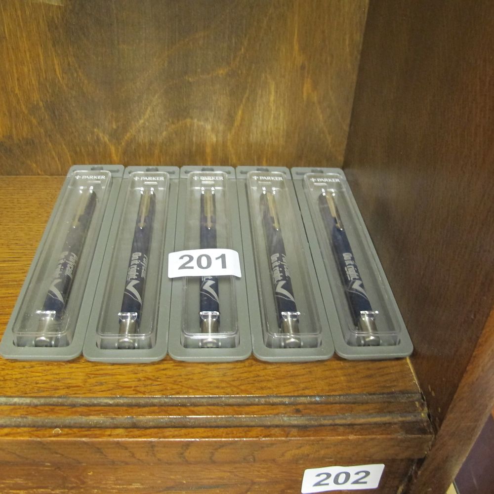 Lot 201: Item 201