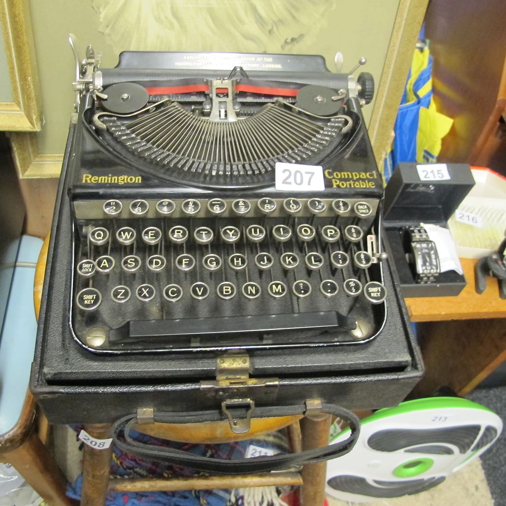 Lot 207: Item 207