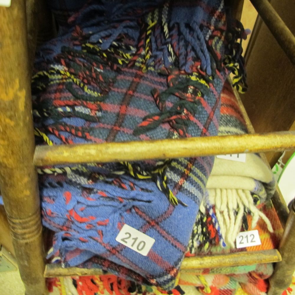 Lot 210: Item 210