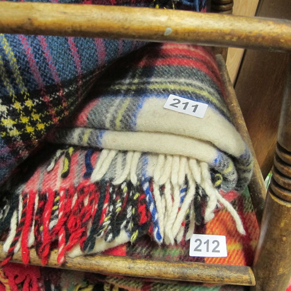 Lot 211: Item 211