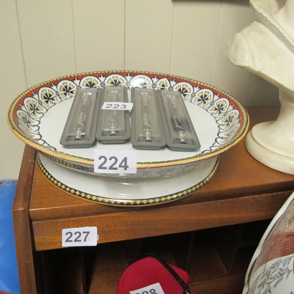 Lot 224: Item 224