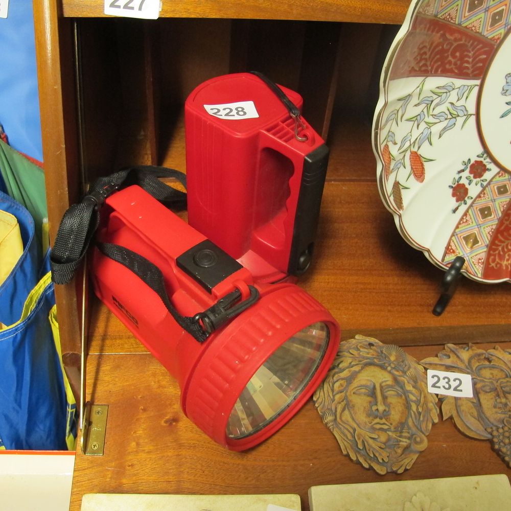 Lot 228: Item 228
