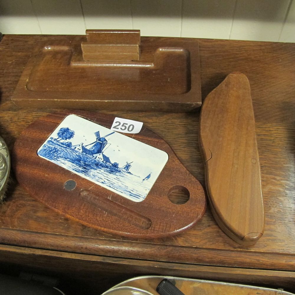 Lot 250: Item 250
