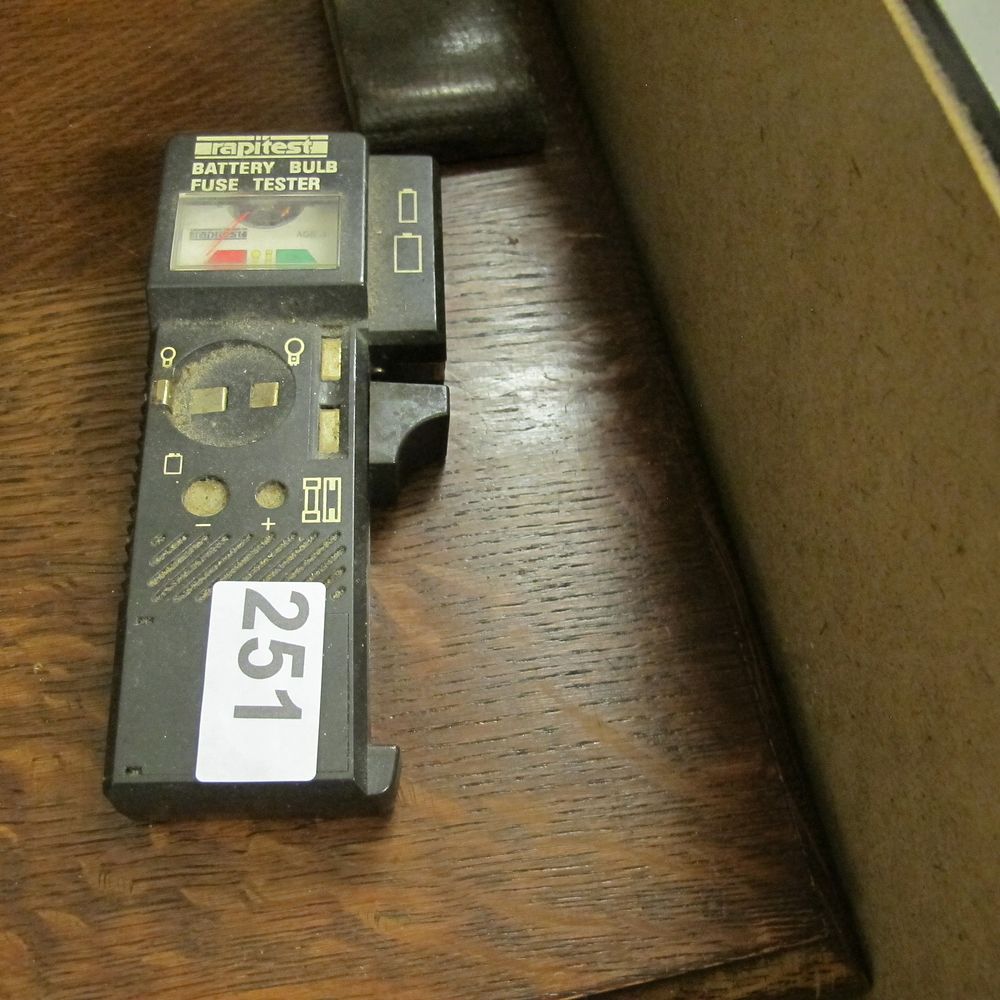 Lot 251: Item 251