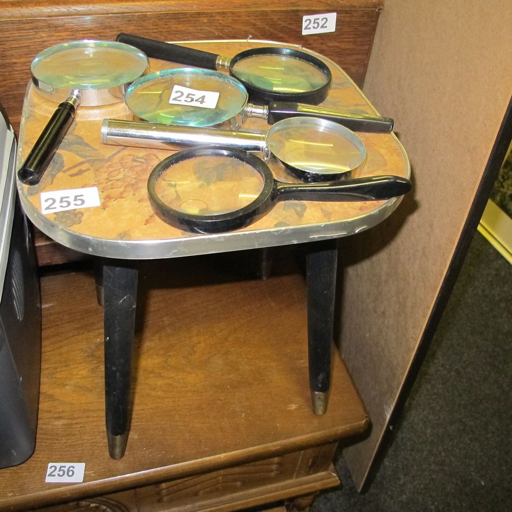 Lot 255: Item 255