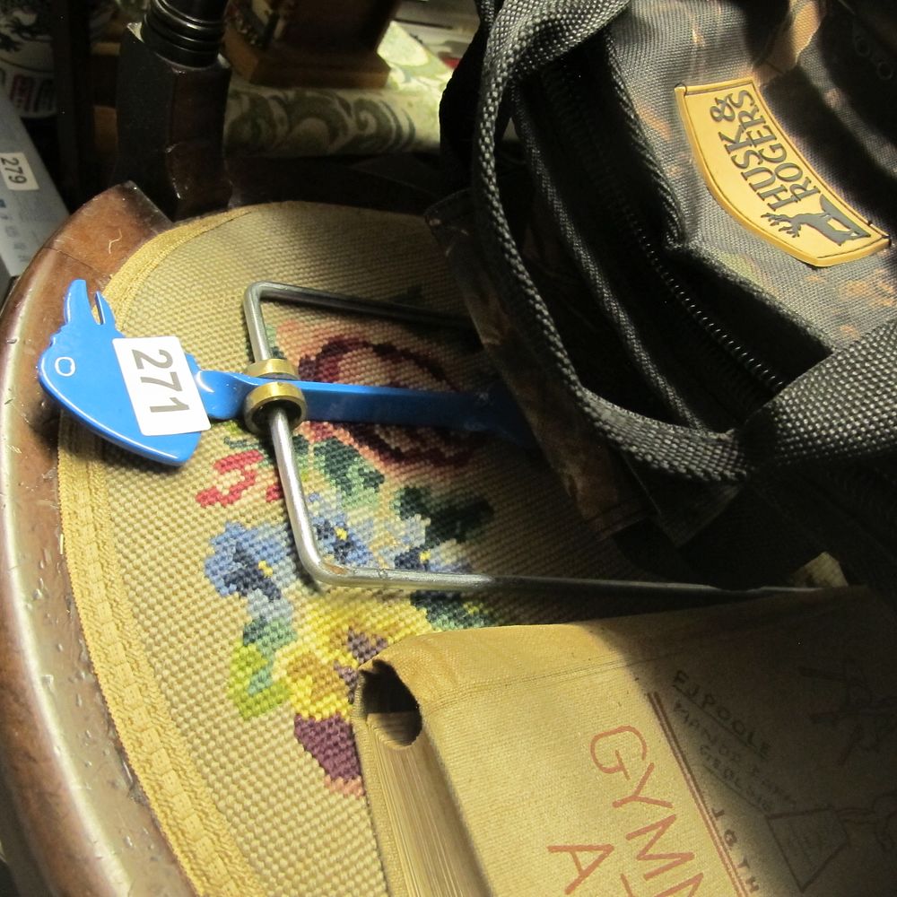 Lot 271: Item 271