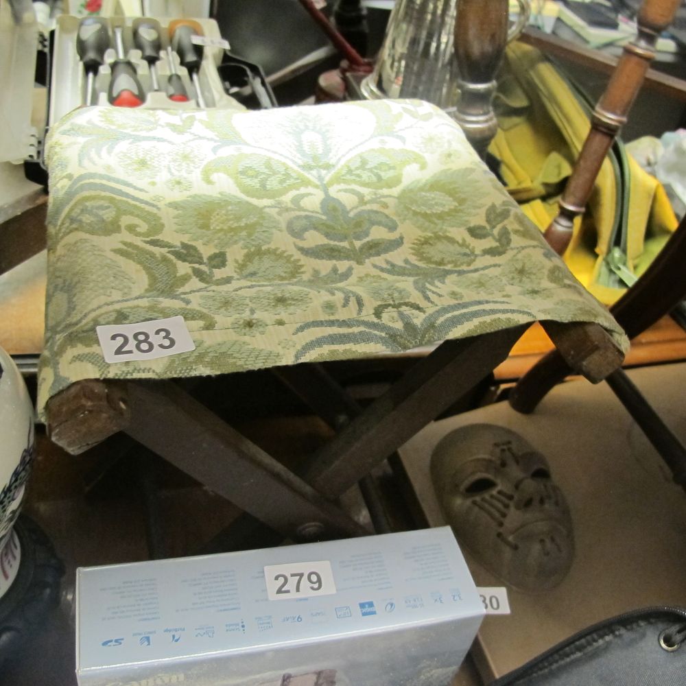 Lot 284: Item 284