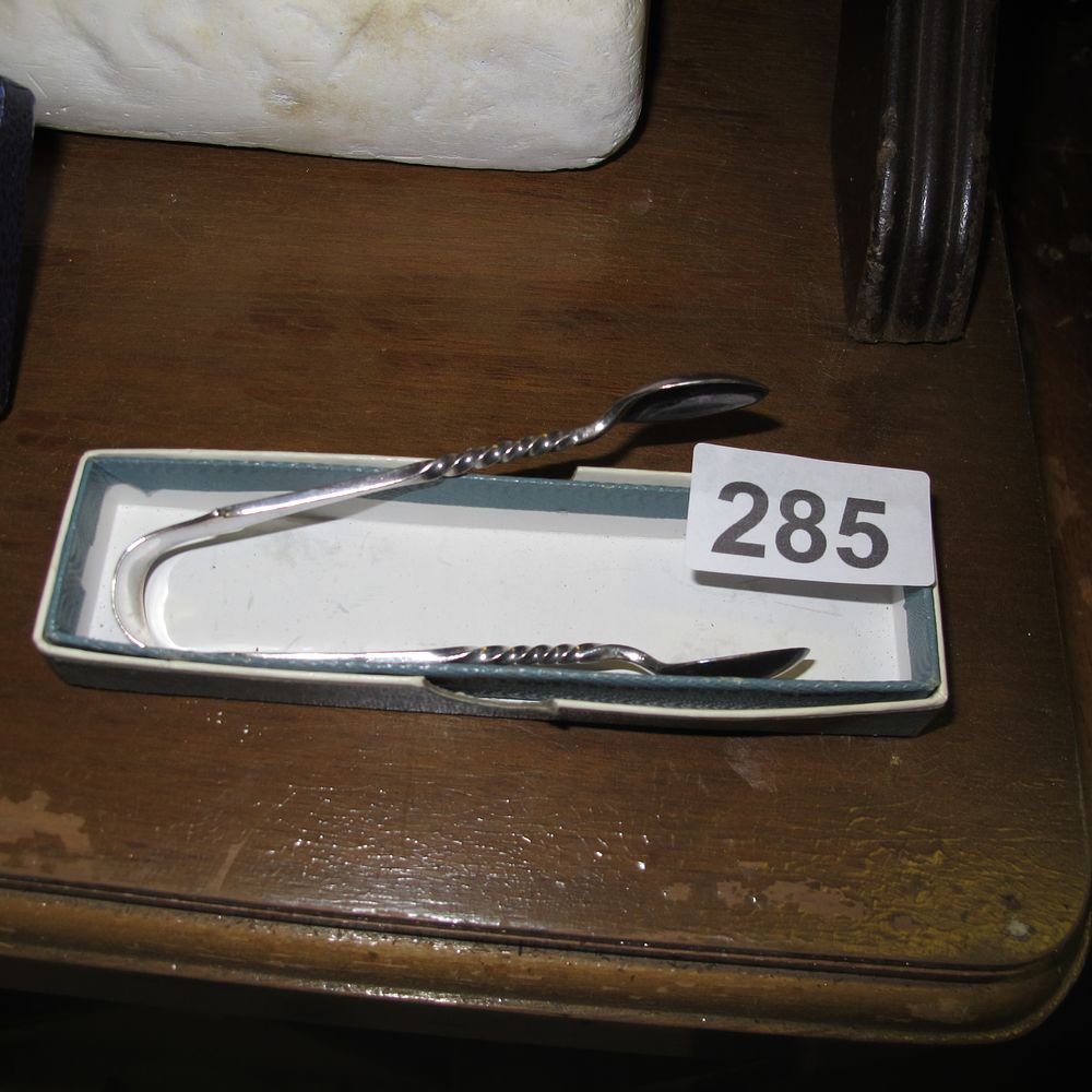 Lot 285: Item 285