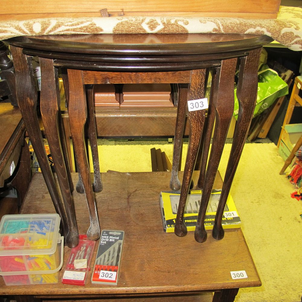 Lot 303: Item 303