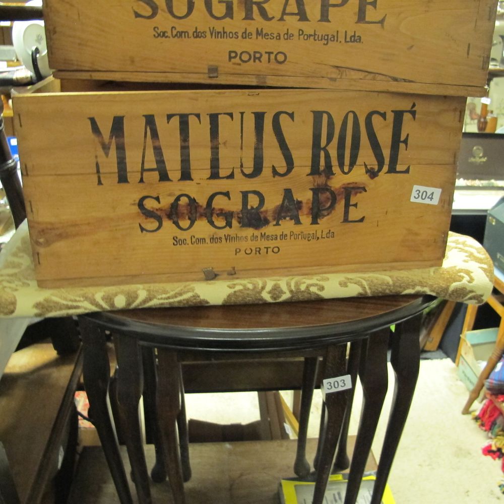 Lot 304: Item 304