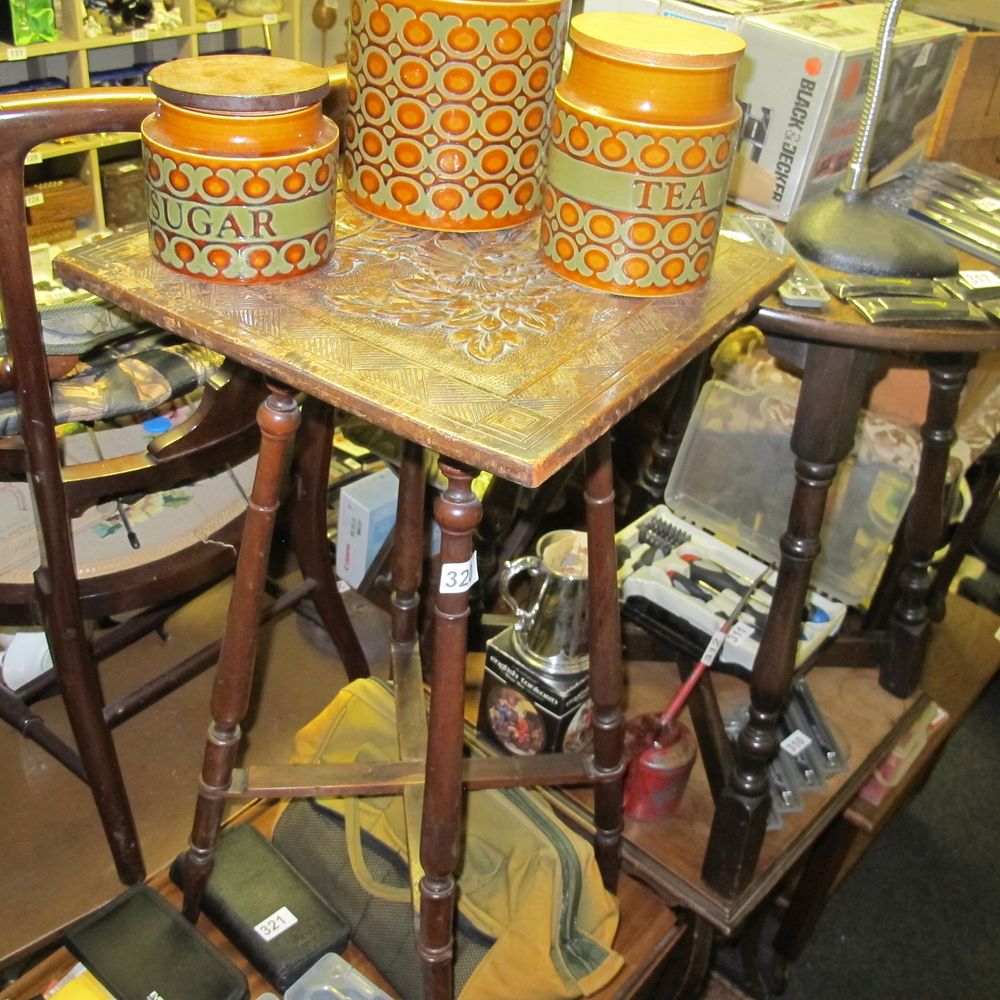 Lot 320: Item 320