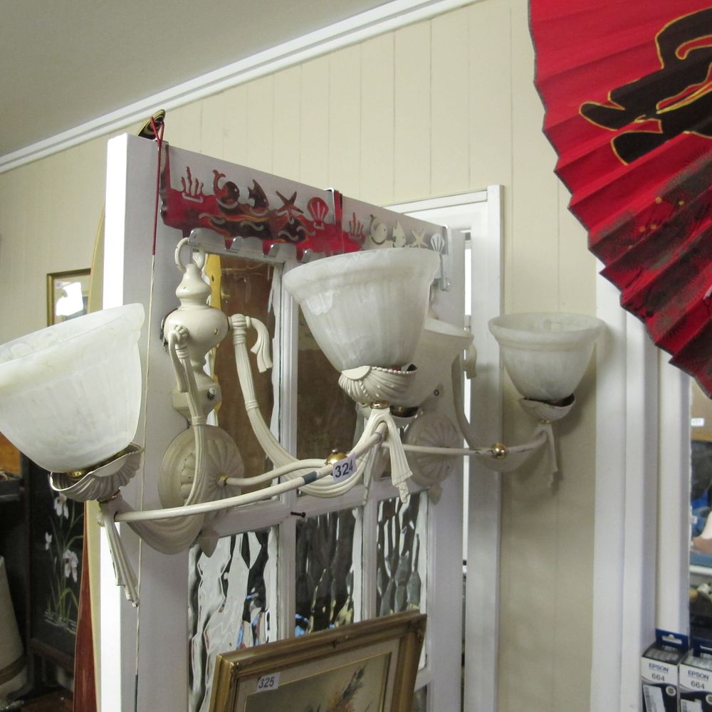 Lot 324: Item 324