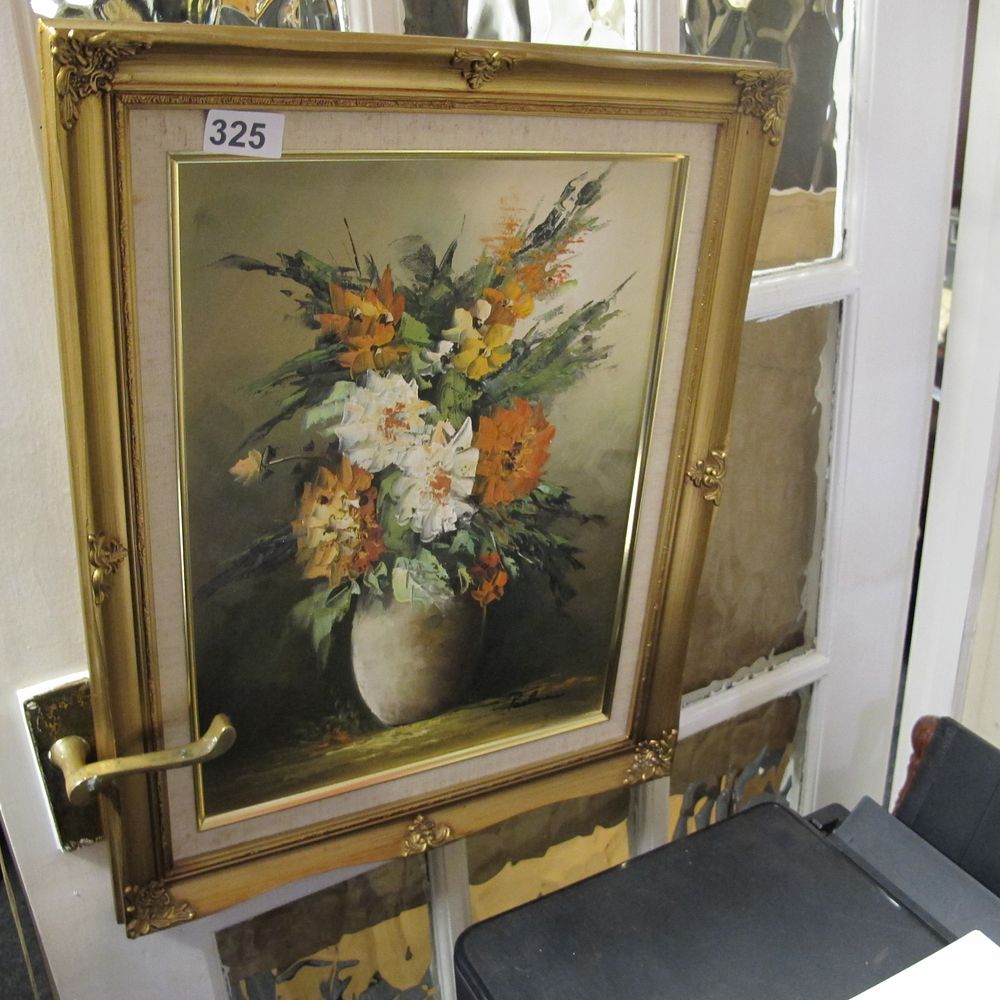 Lot 325: Item 325