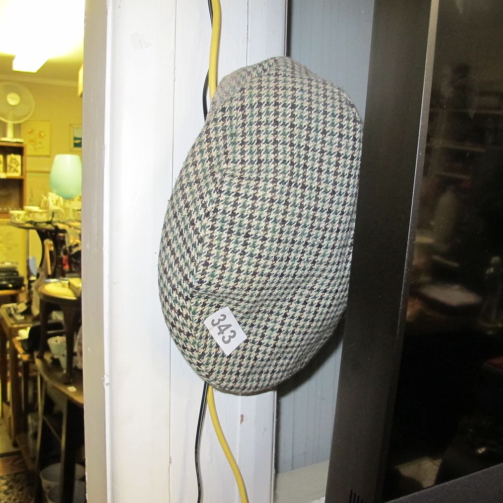 Lot 343: Item 343