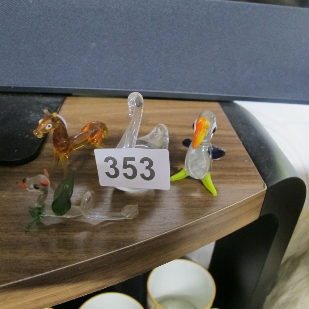 Lot 353: Item 353