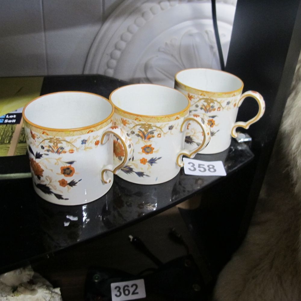 Lot 358: Item 358