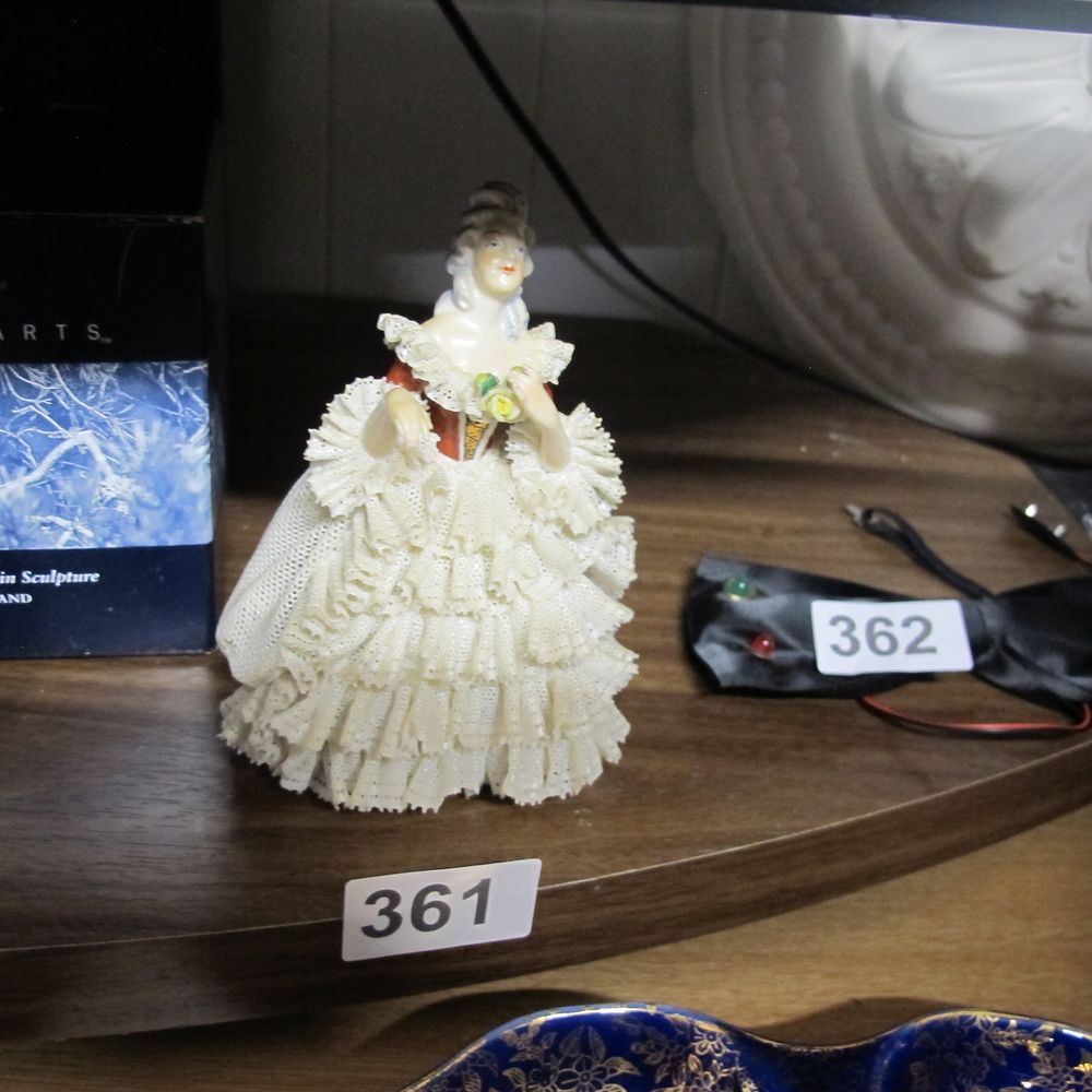 Lot 361: Item 361
