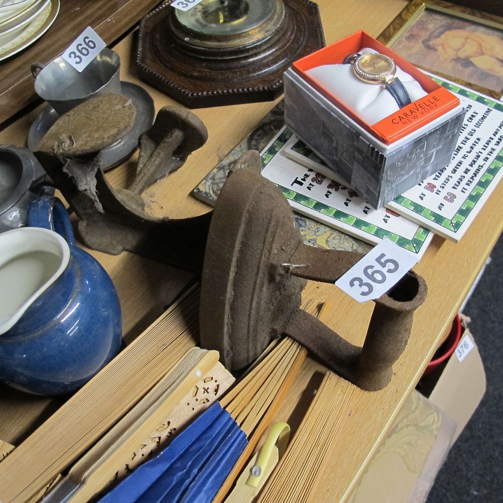 Lot 365: Item 365