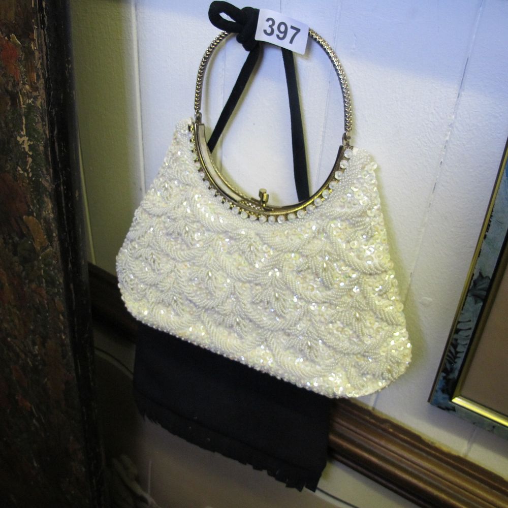Lot 397: Item 397