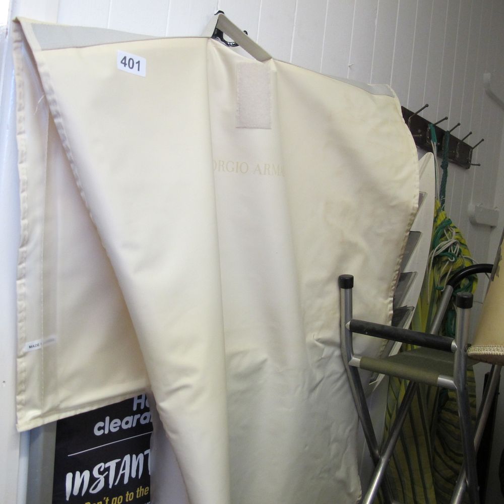 Lot 401: Item 401