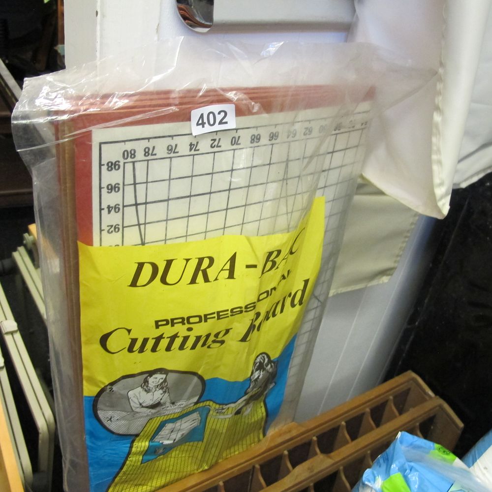 Lot 402: Item 402
