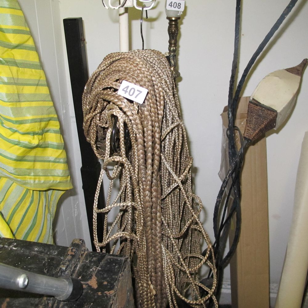Lot 407: Item 407