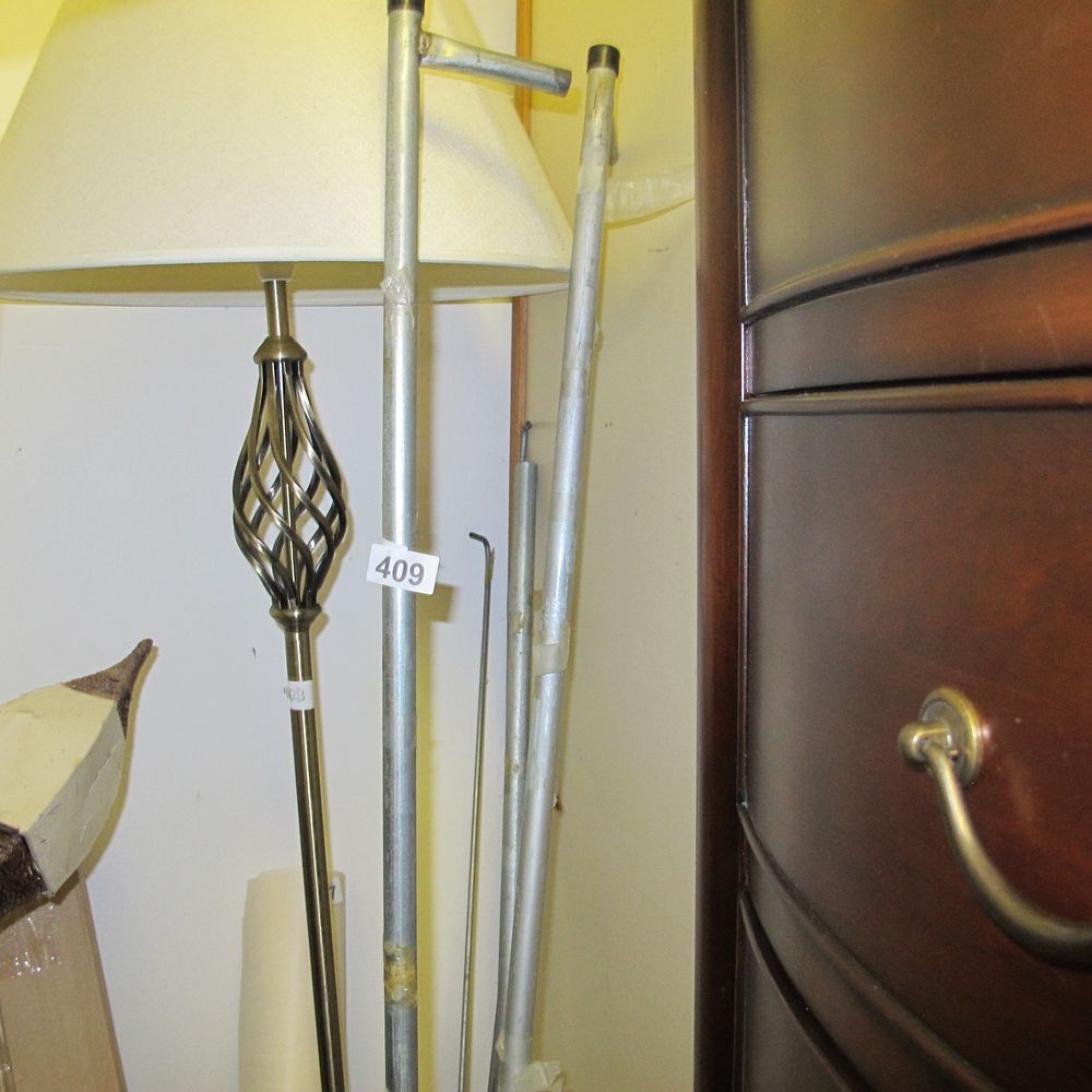 Lot 409: Item 409