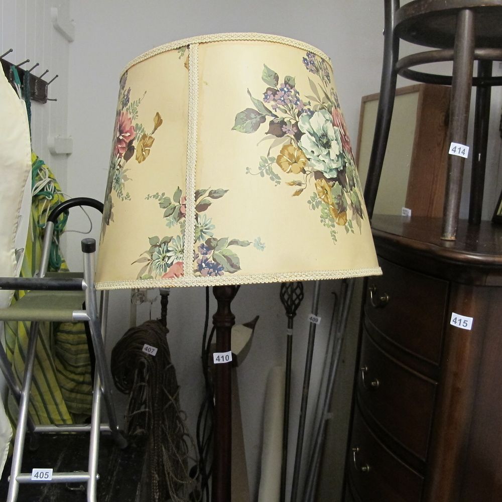 Lot 410: Item 410