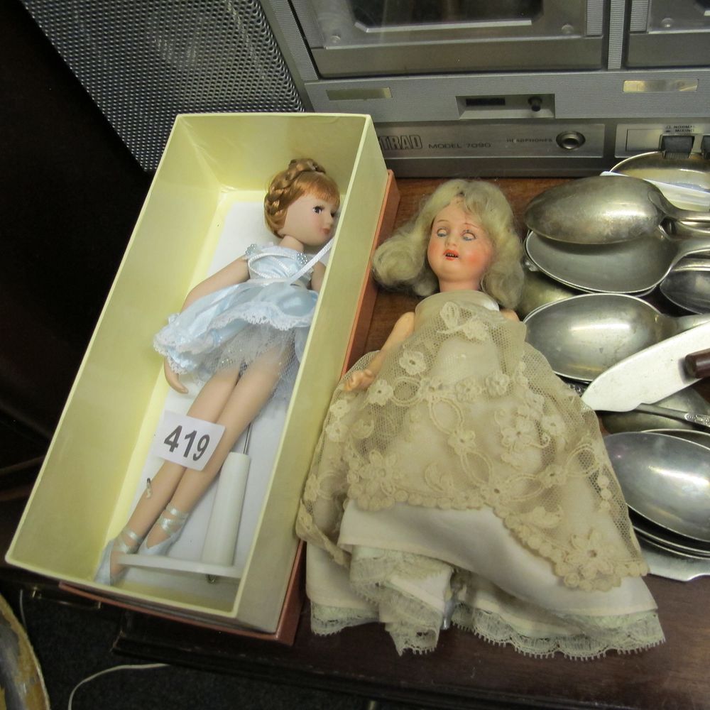 Lot 419: Item 419