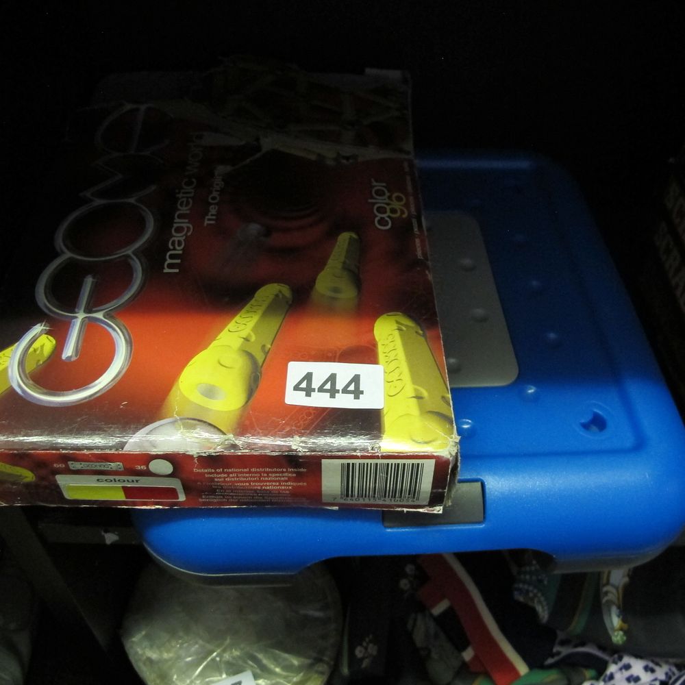 Lot 444: Item 444