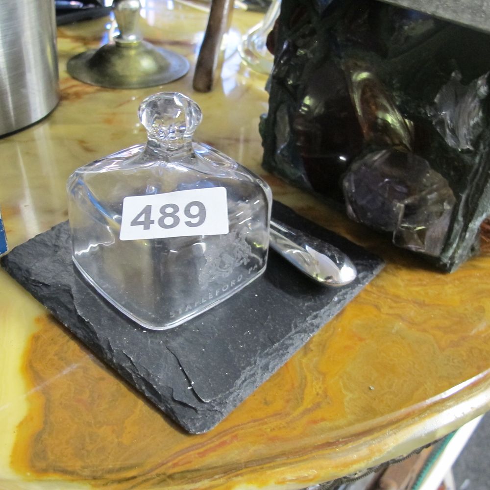 Lot 489: Item 489
