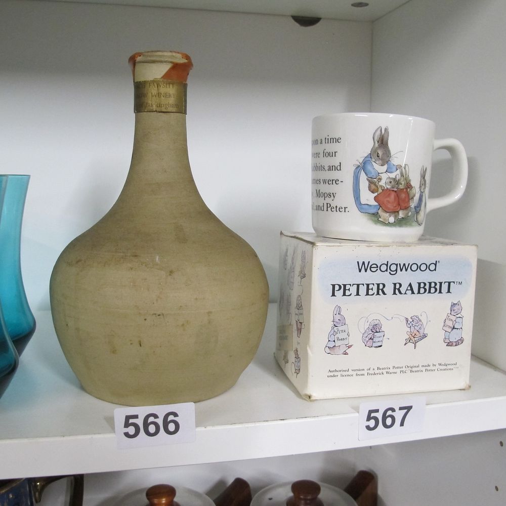 Lot 566: Item 566