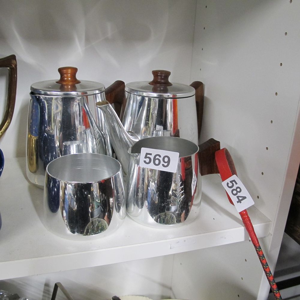 Lot 569: Item 569