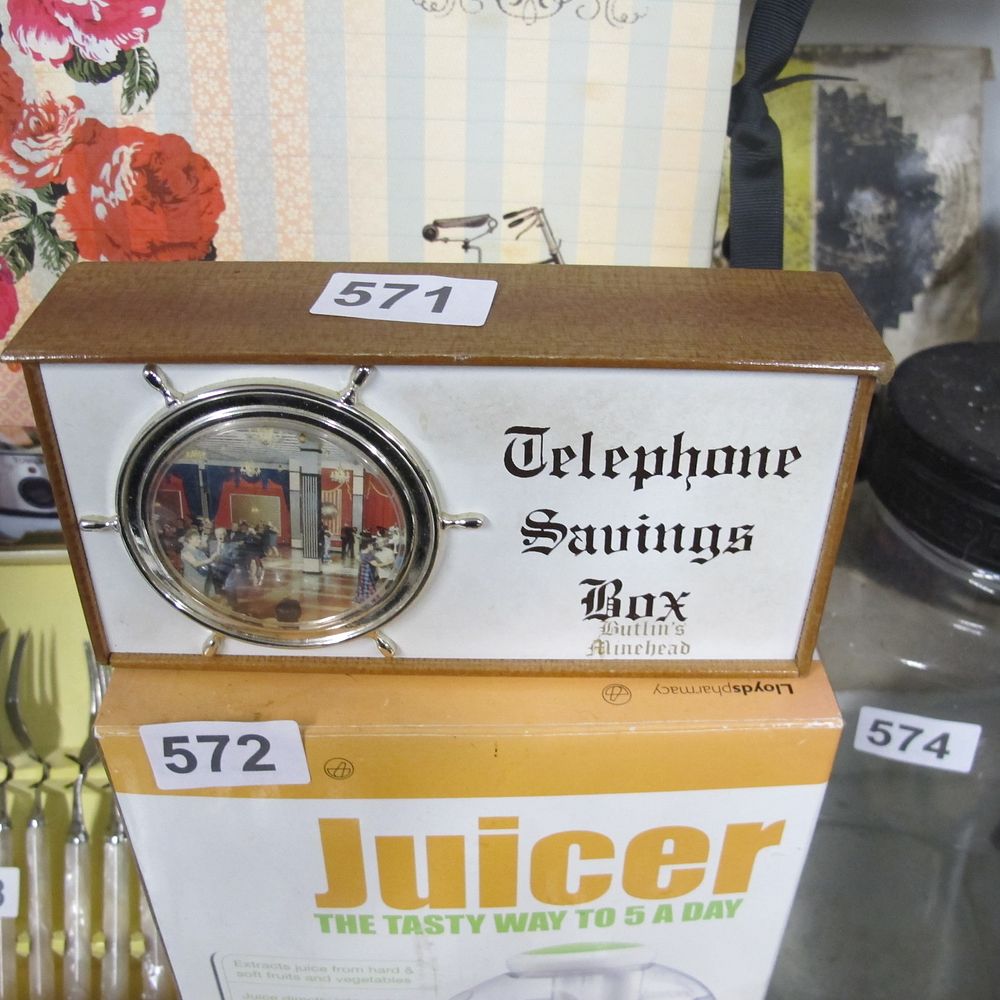Lot 571: Item 571