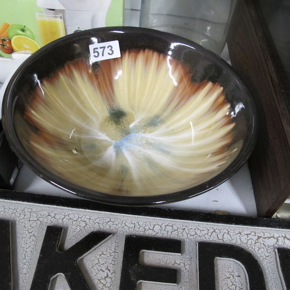 Lot 573: Item 573
