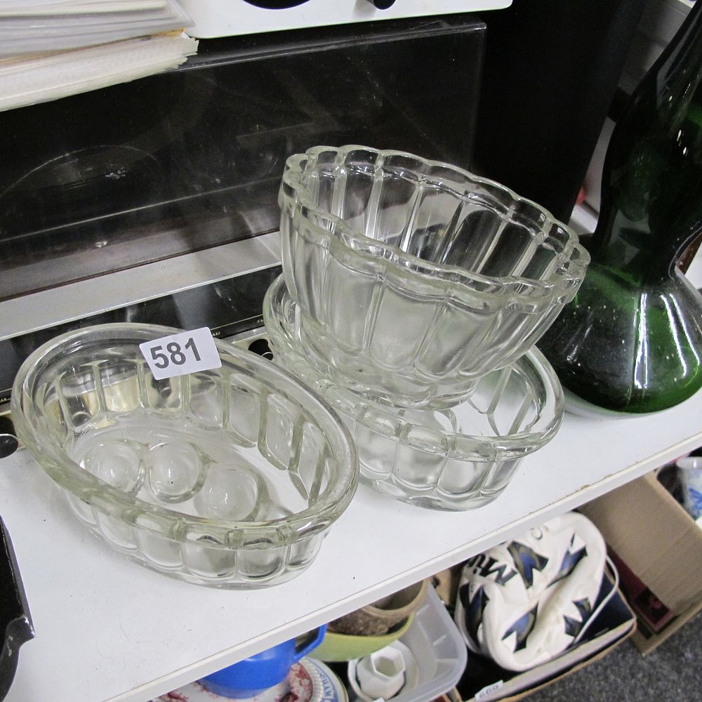 Lot 581: Item 581