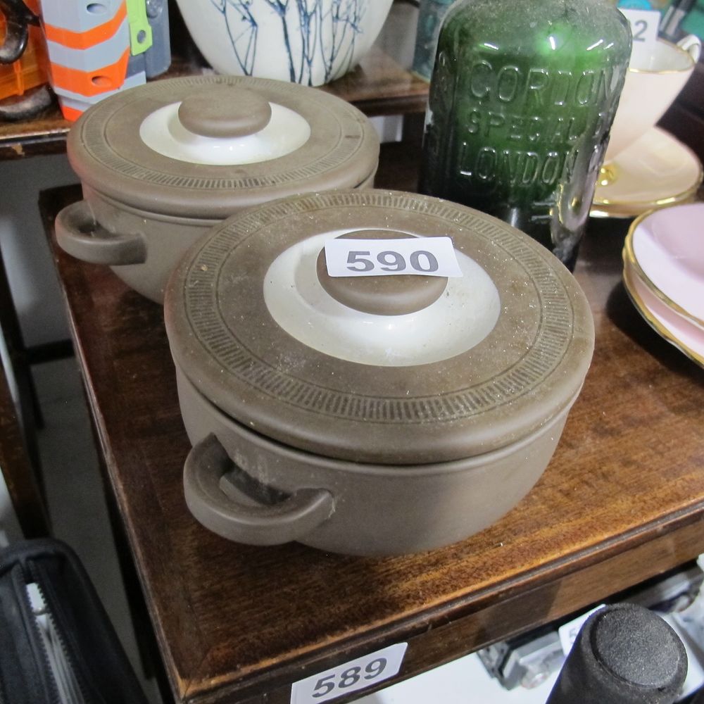 Lot 590: Item 590