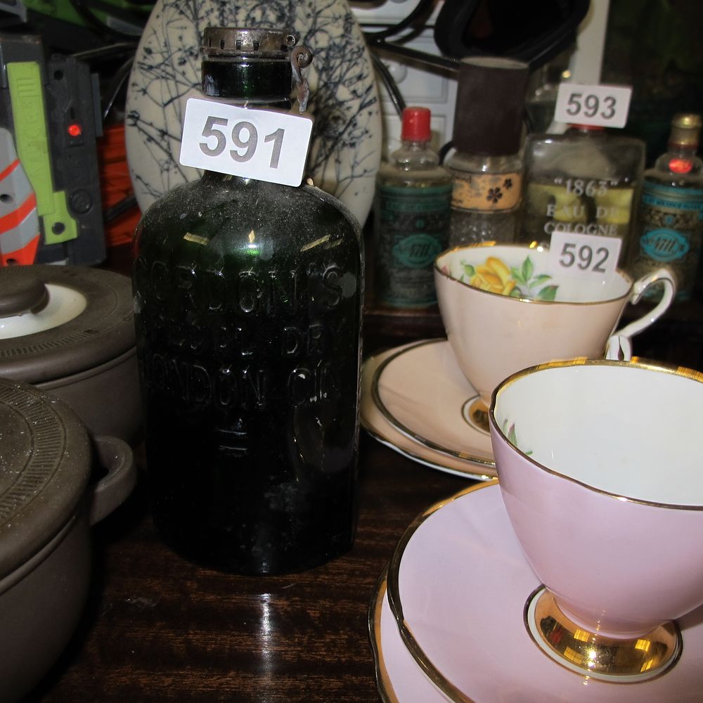 Lot 591: Item 591
