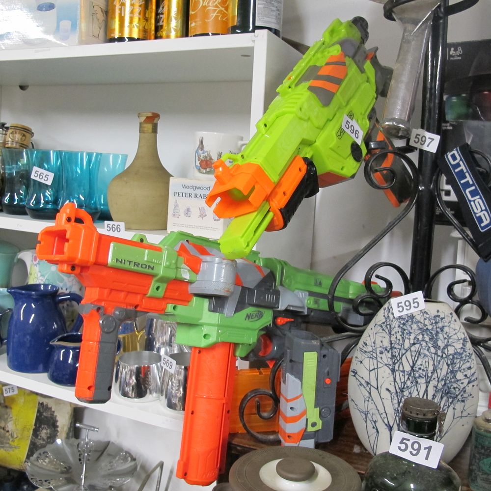 Lot 596: Item 596