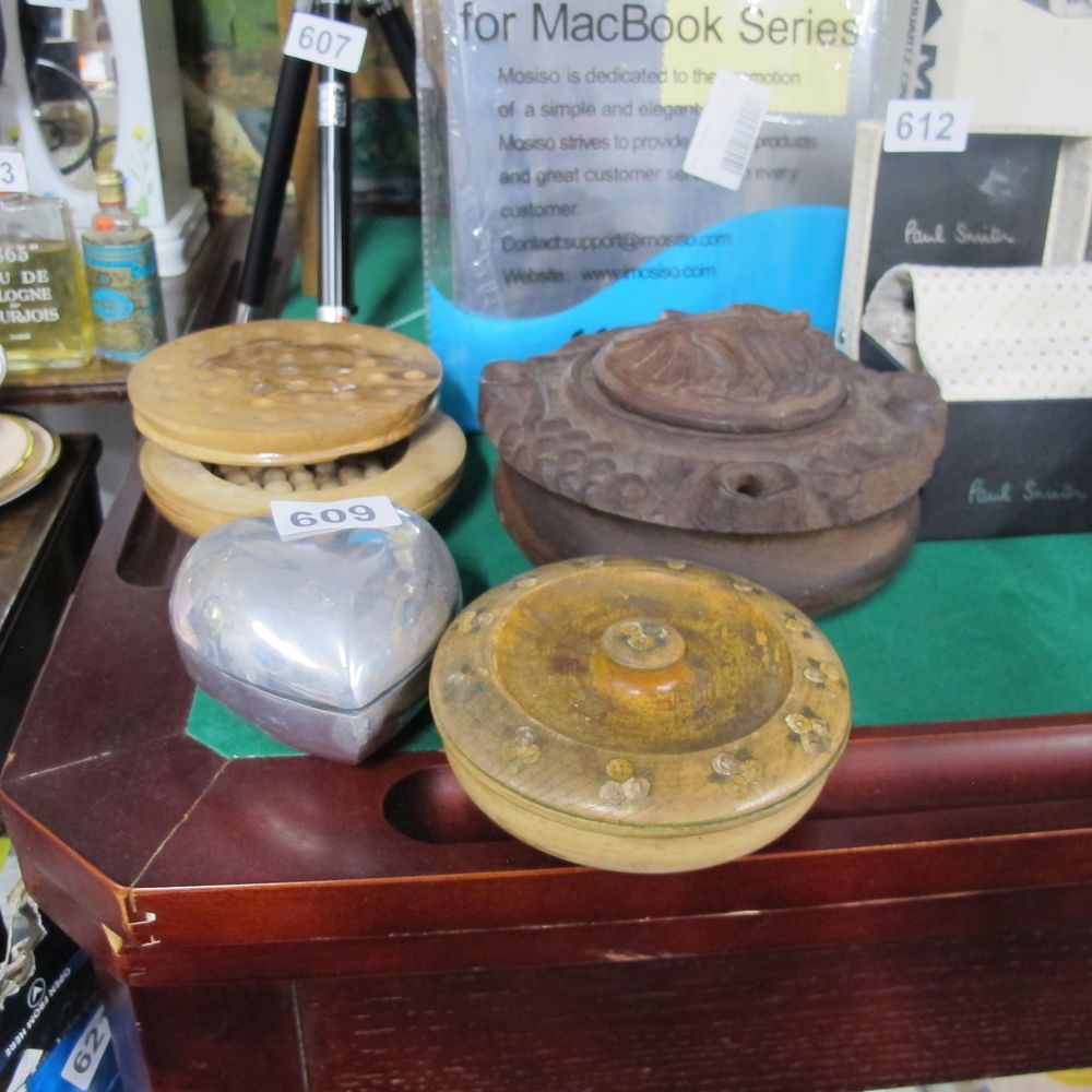 Lot 609: Item 609