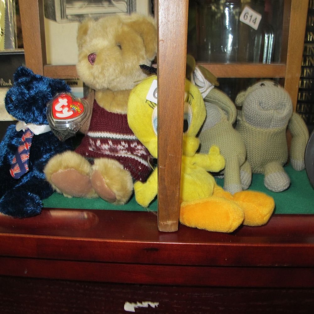 Lot 613: Item 613