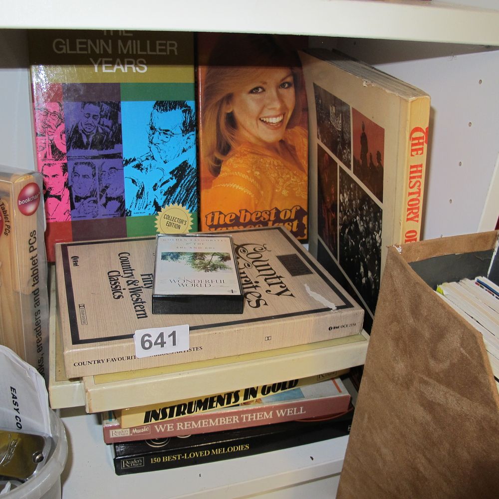 Lot 641: Item 641