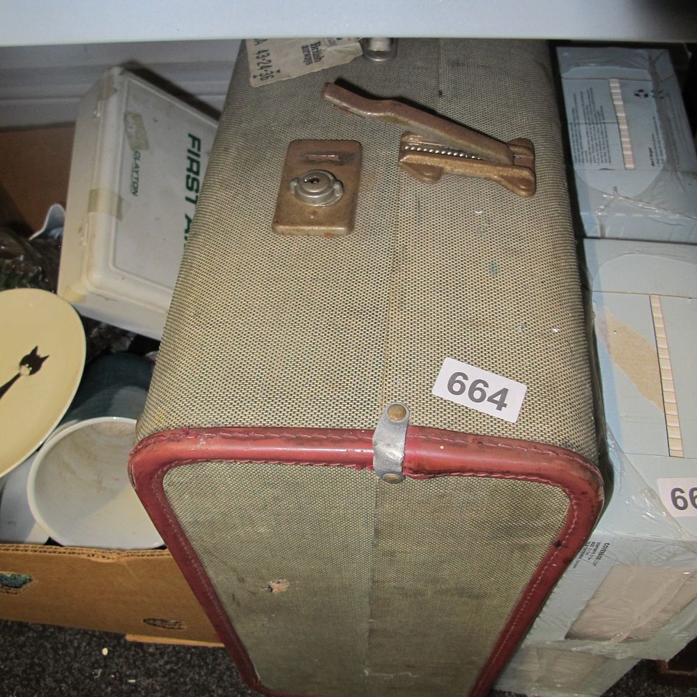 Lot 664: Item 664