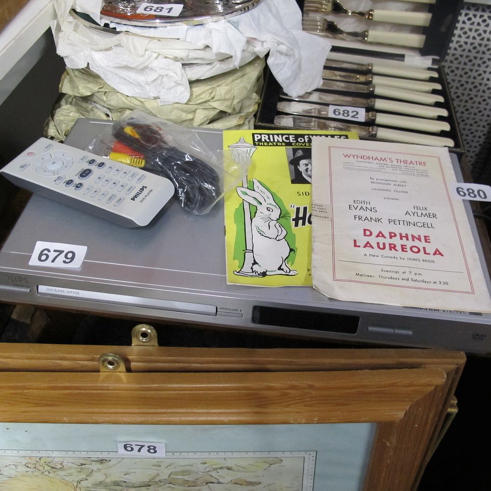 Lot 679: Item 679