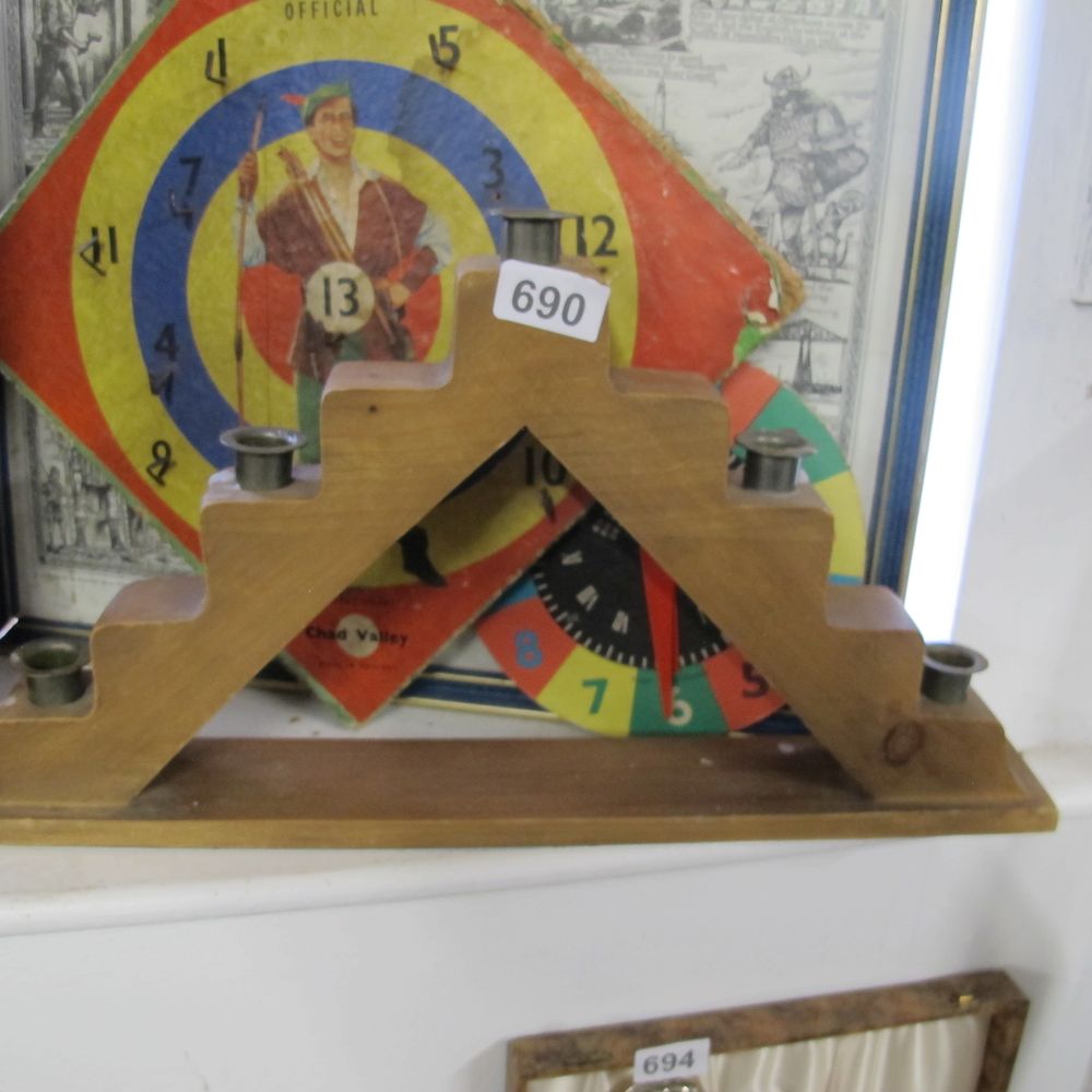 Lot 690: Item 690
