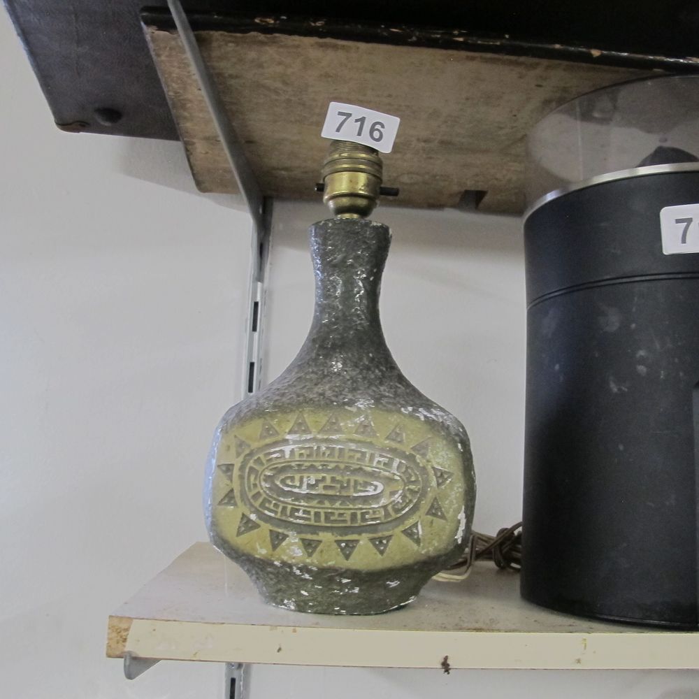 Lot 716: Item 716