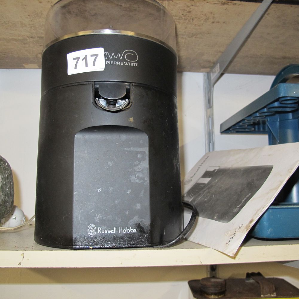 Lot 717: Item 717