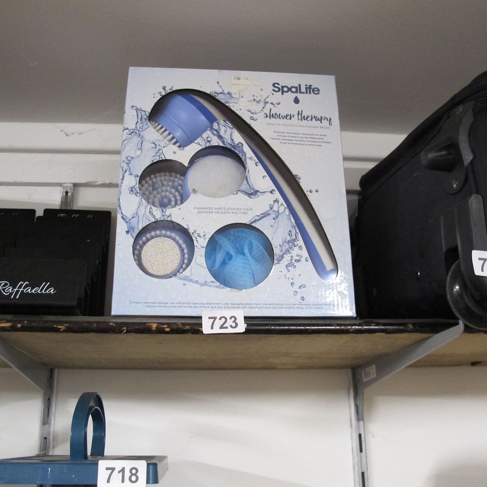 Lot 723: Item 723